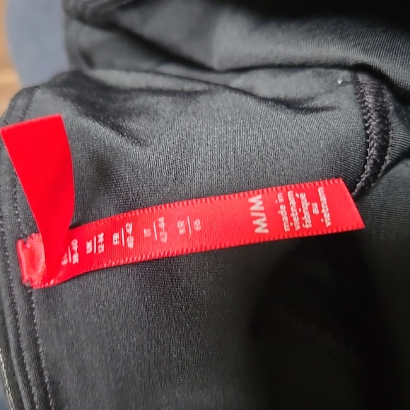 Spanx Women's Black Faux Leather Leggings - Picture 8 of 8